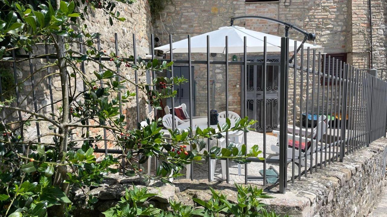 Willa Casa Di Duccio Montone  Zewnętrze zdjęcie